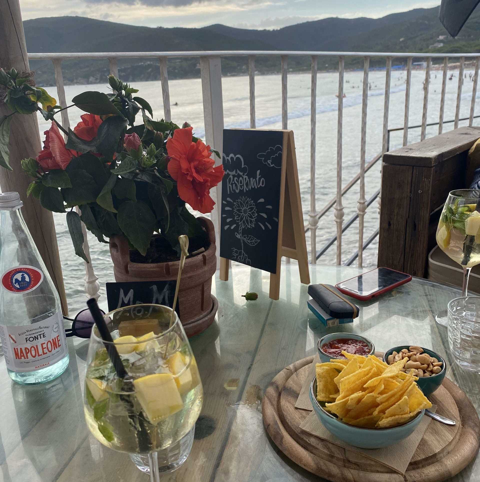 Aperitivo Lacona spiaggia vista mare Isola d'Elba