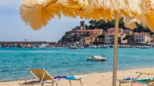 Marina di Campo Isola d'Elba spiaggia relax sdraio