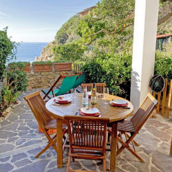 patio esterno di Casa Lia alla Biodola