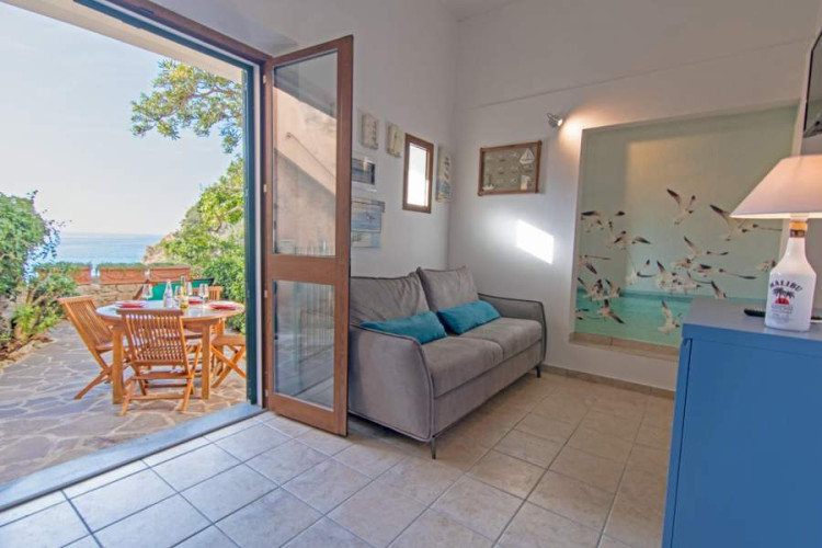 ingresso e divano letto