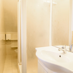 box doccia con lavandino