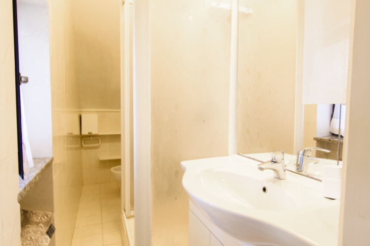 box doccia con lavandino